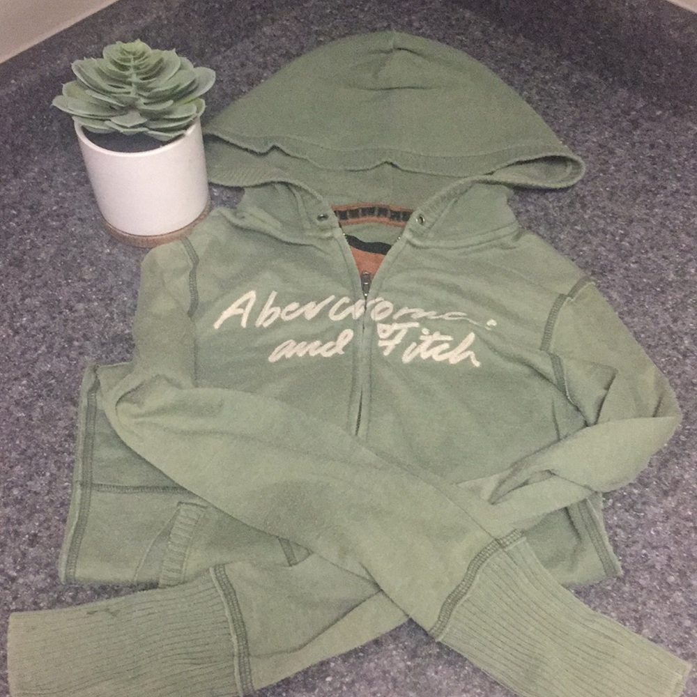 Women’s Abercrombie & Fitch Sweater